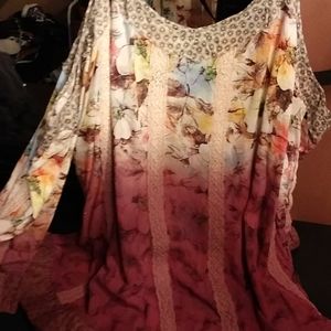 Gimmicks cold shoulder